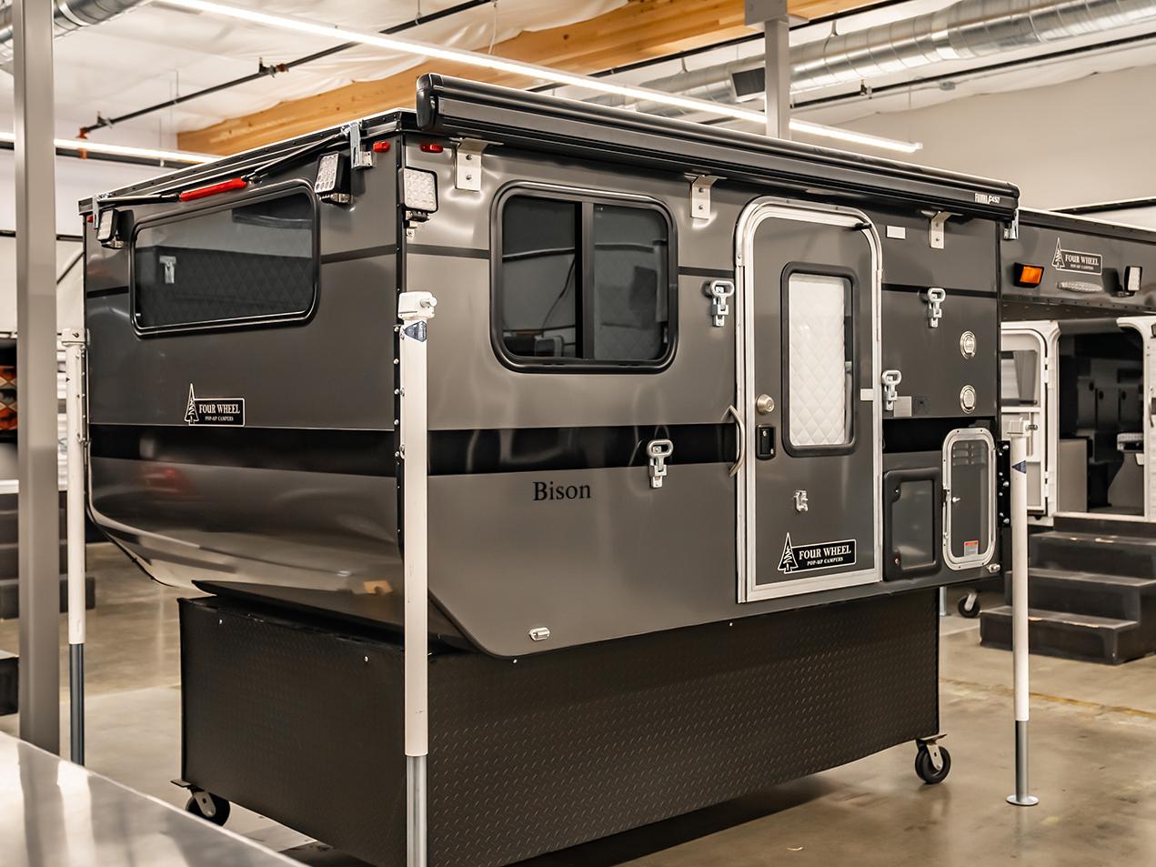 four-wheel-campers_Bison_UTE_aussen_2