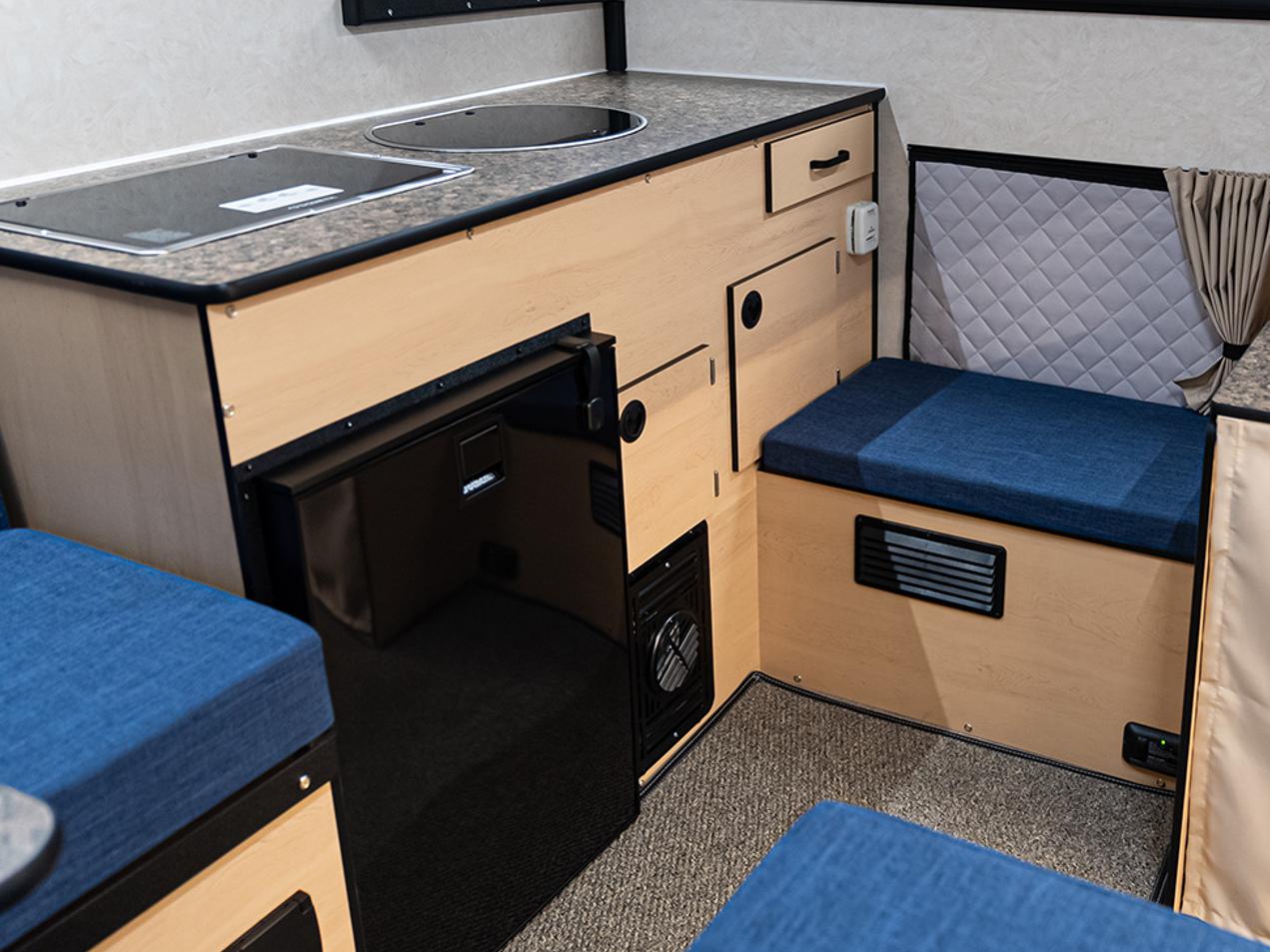 four-wheel-campers_Bison_UTE_kueche