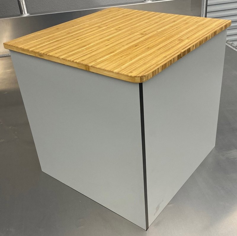 fwc_moebel_front_grey_hexa_platte_bamboo